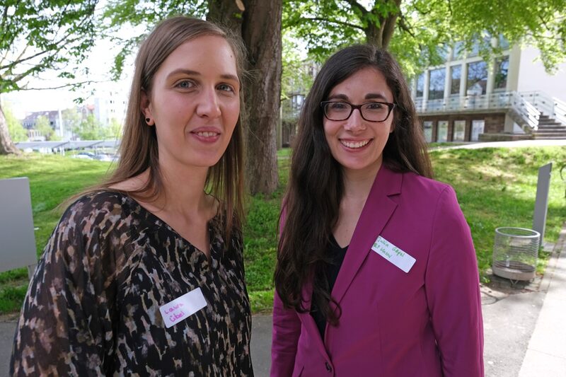 Laura Übel (Stadt Trendelburg) und Julia Göpel (RP Kassel) haben beim Cross-Mentoring ein erfolgreiches Tandem gebildet. (v.l.)