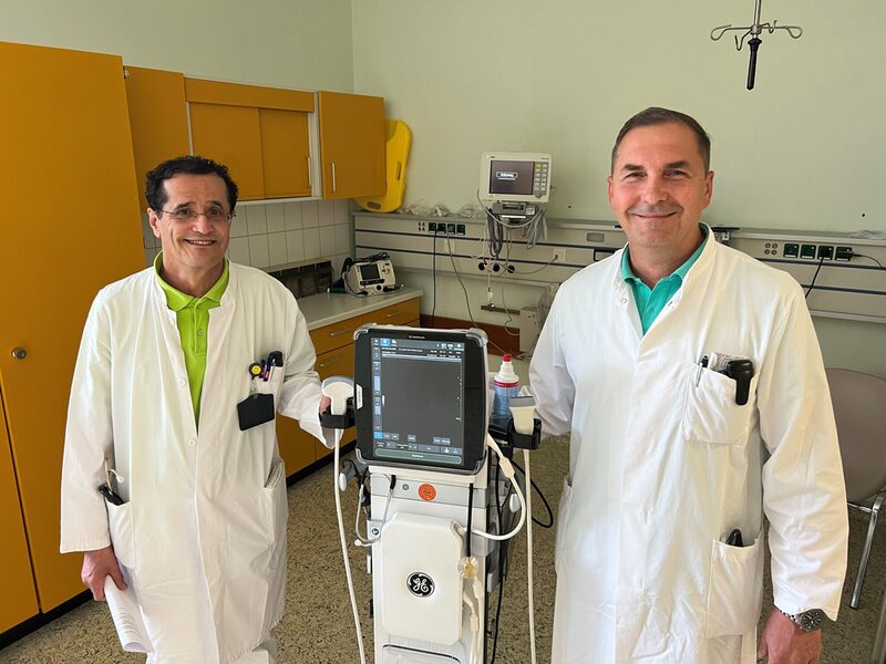 Bieten die Behandlung mit einem Femoraliskatheter an: Chefarzt der Anästhesie, Mohamed Al Batani, und Oberarzt Dimitri Schibakin.