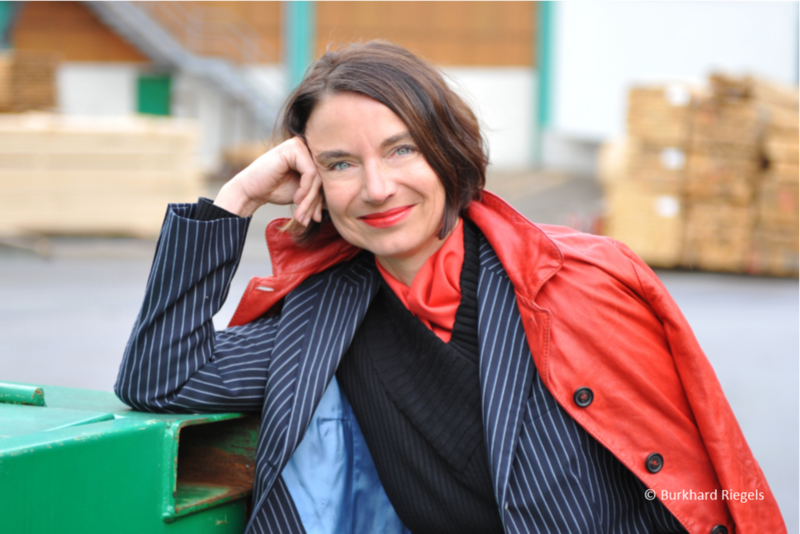 Autorin, Regisseurin und WortMusikerin Susanne Fritz schreibt Erzählungen, Romane, Essays, Dramatisches und Musik